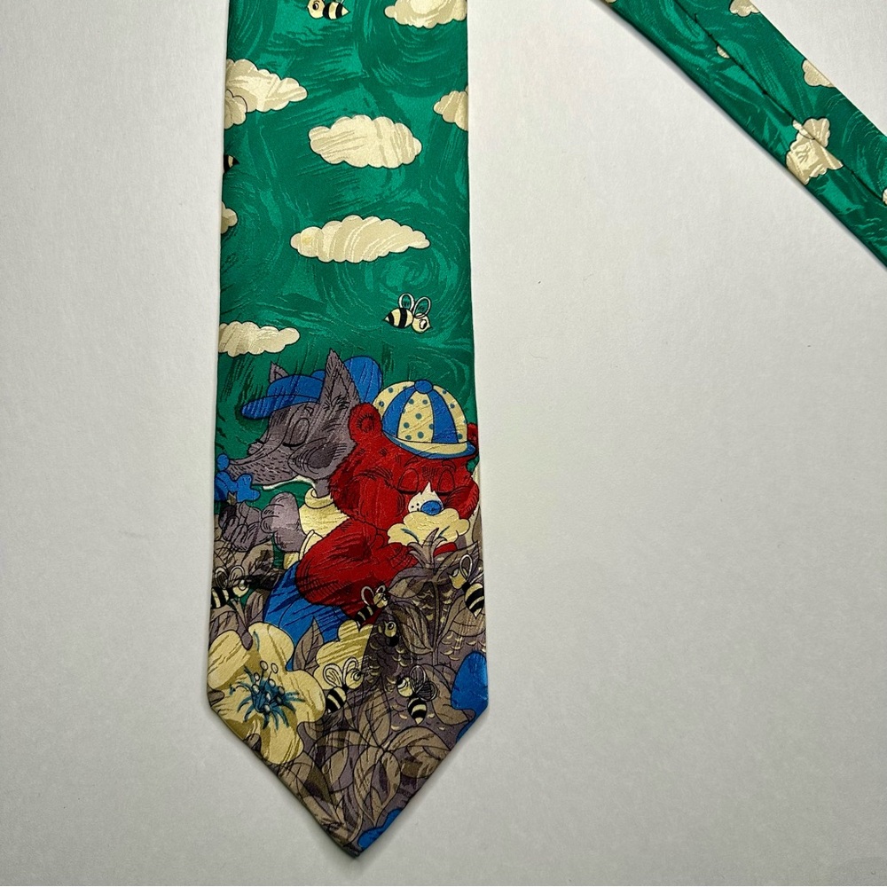 Vintage Carl Sterr 1857 Cartoon Bears & Bees Classic All Silk Handmade Tie